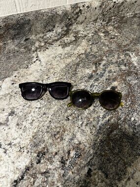 Women’s Sunglasses - lot of 2